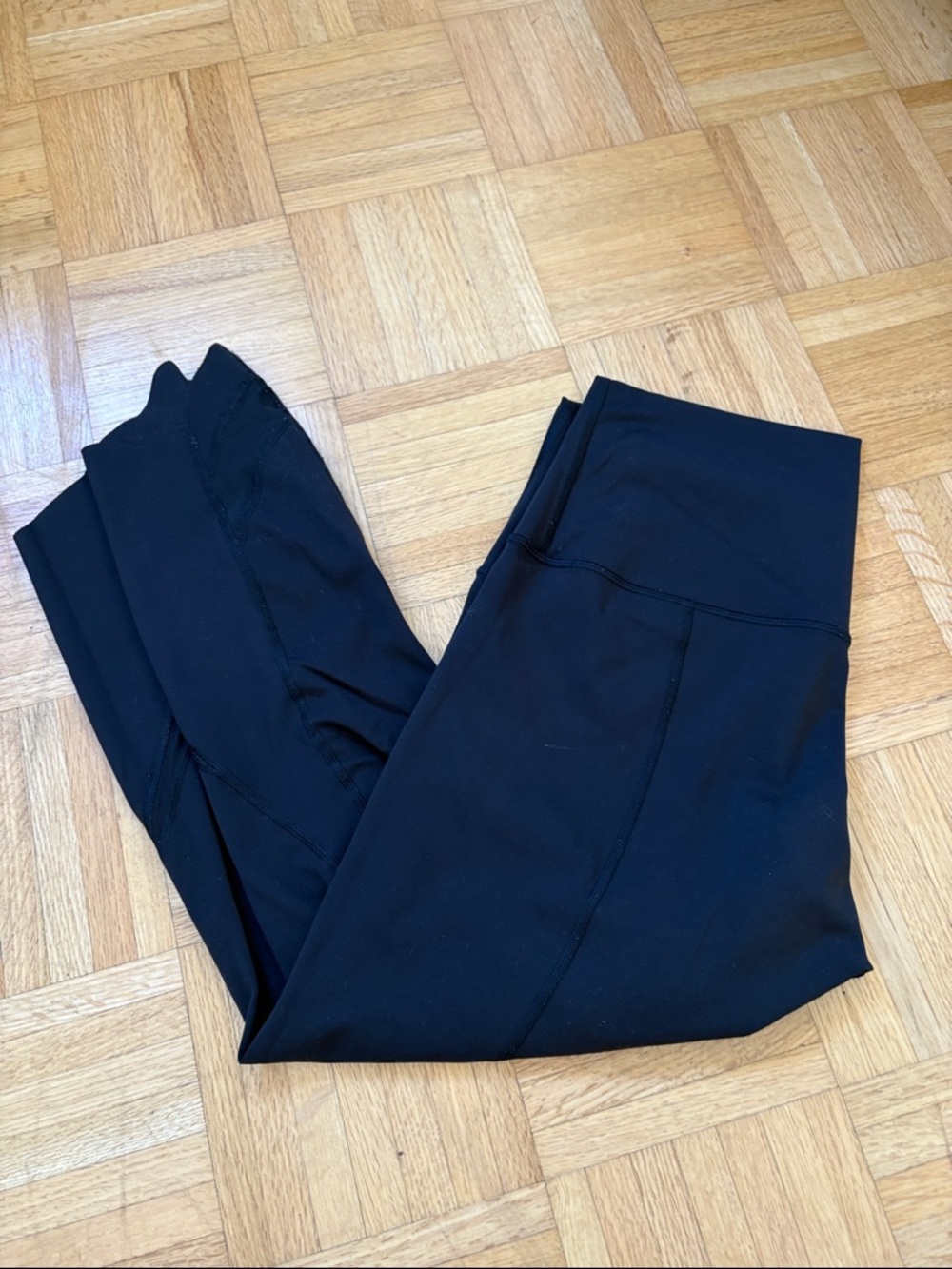 Lululemon Scallop Hem Cropped Leggings